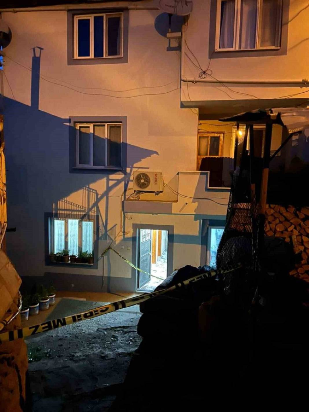 16 yaşındaki çocuk vahşice annesini öldürdü! 2
